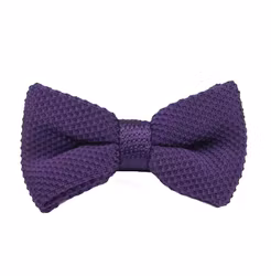 Lila enfärgad stickad knuten fluga