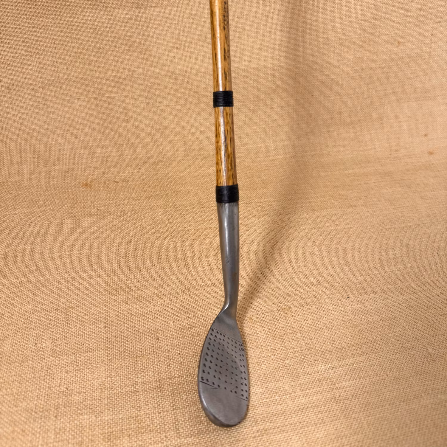 Mashie Niblick (L) - Bedford