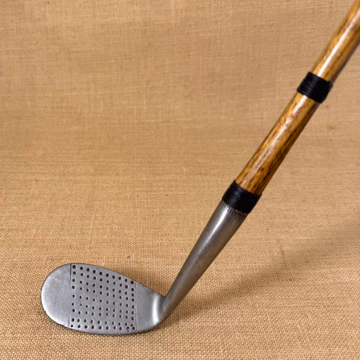 Mashie Niblick (L) - Bedford