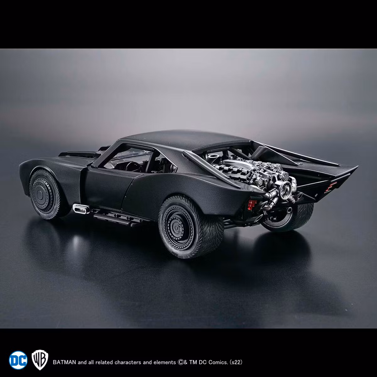 BANDAI BATMAN 1/35 BATMOBILE (THE BATMAN VER.) PLASTIC MODEL KIT