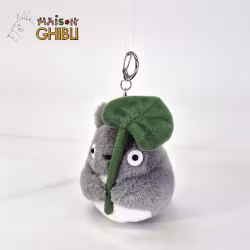 My Neighbor Totoro Nakayoshi Keychain Big Totoro with leaf