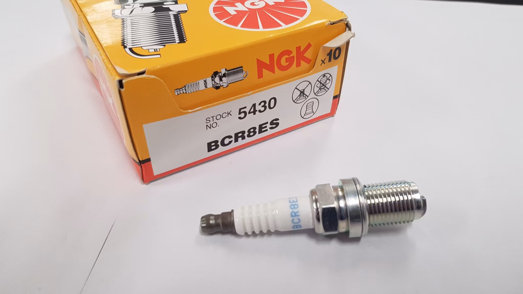 Tändstift NGK BCR8ES