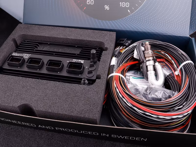 MaxxECU GEN2 RACE, med LSU 5.2, installationskit med öppen kabelhärva
