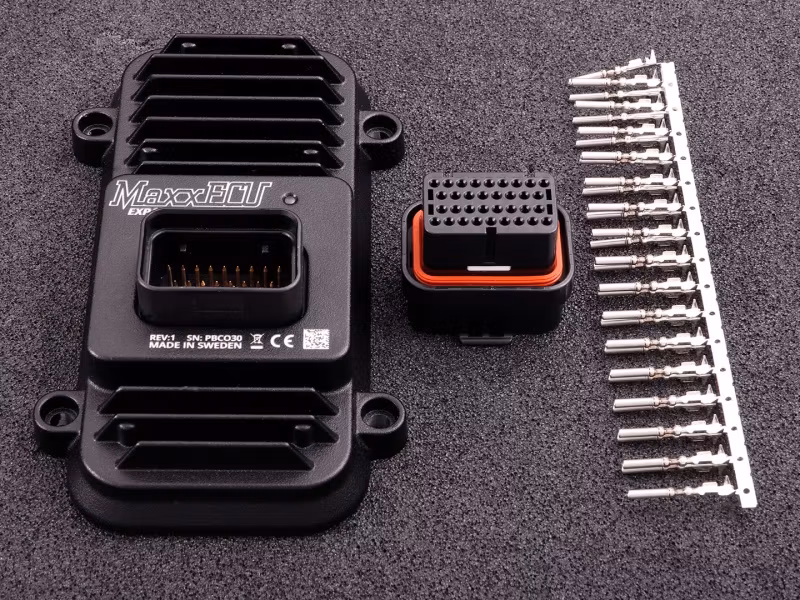 MaxxECU Expandering modul, med kontaktdon och terminaler