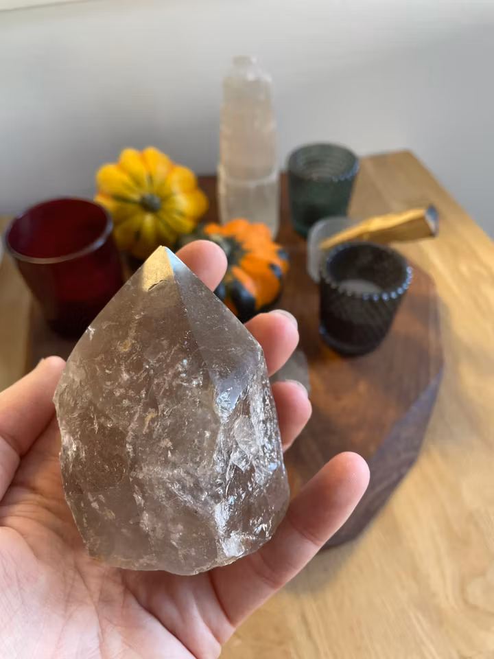 Rökkvartsspets halvpolerade