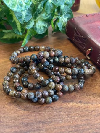 Armband i Pietersite sten