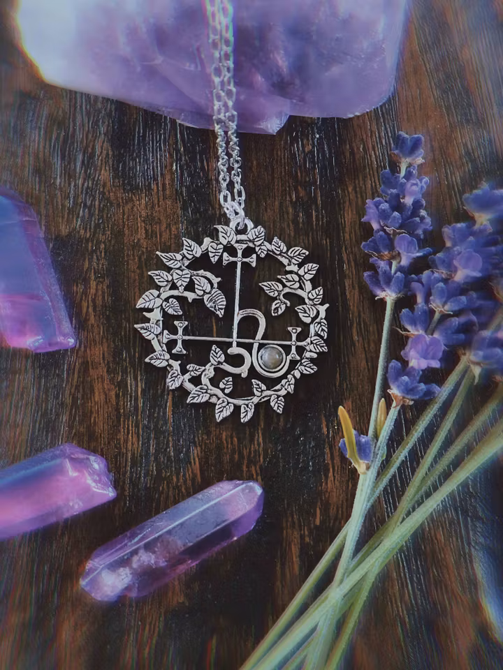 Halsband med Liliths sigill