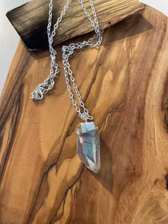 Halsband med angel aura spets
