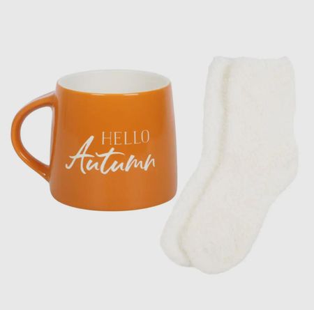 Kaffemugg hello autumn och varma strumpor