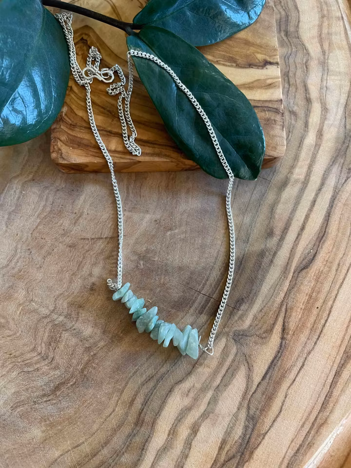 Halsband med grön Aventurin kristaller