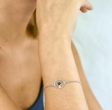 Silverarmband med bärnsten