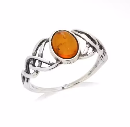 Ring i silver flätat mönster bärnsten