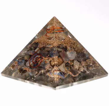 Orgonit kraft pyramid blå safir och koppar