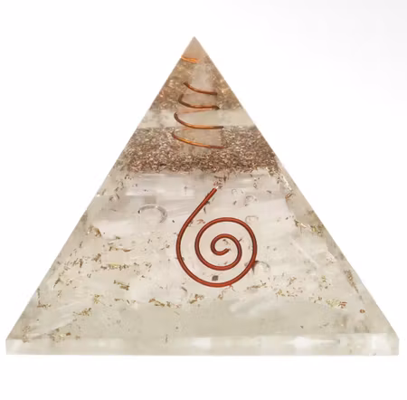 Orgonit pyramid med Selenit och koppar