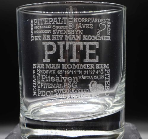 Graverat Whiskeyglas Pite