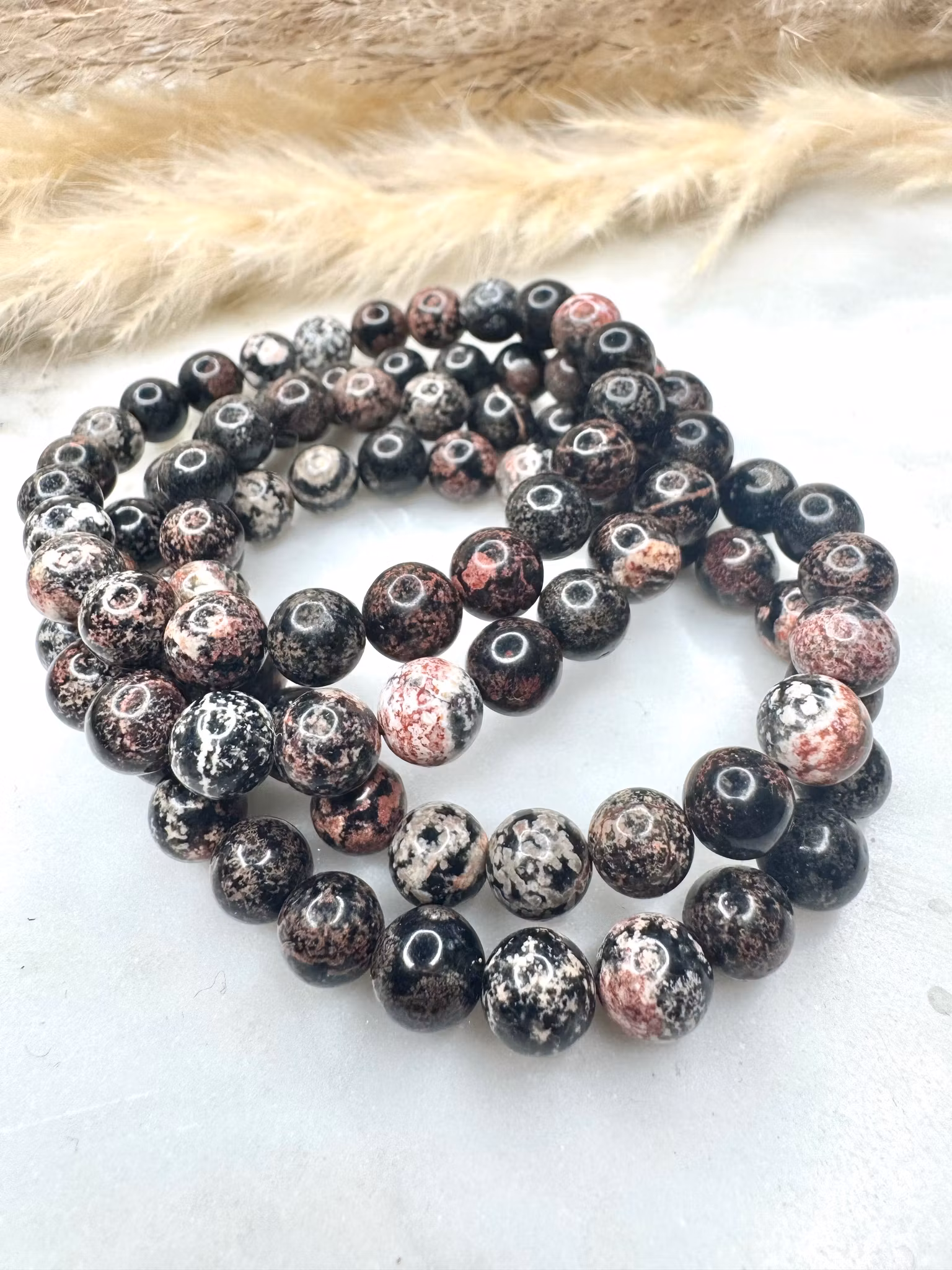 Red snowflakeobsidian 8mm kristall