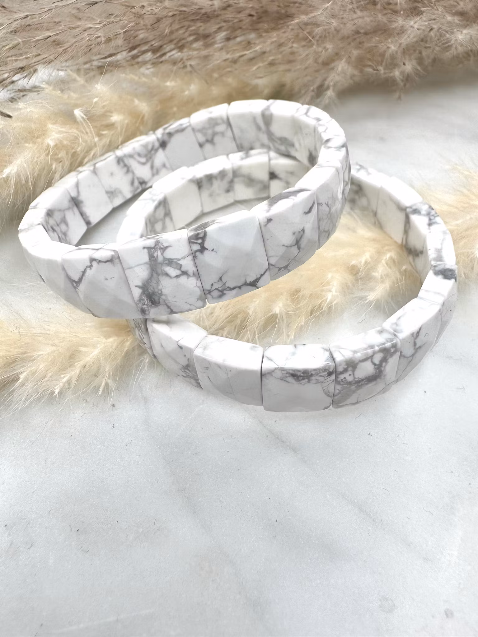 Bangle howlit kristall 2 två stycken