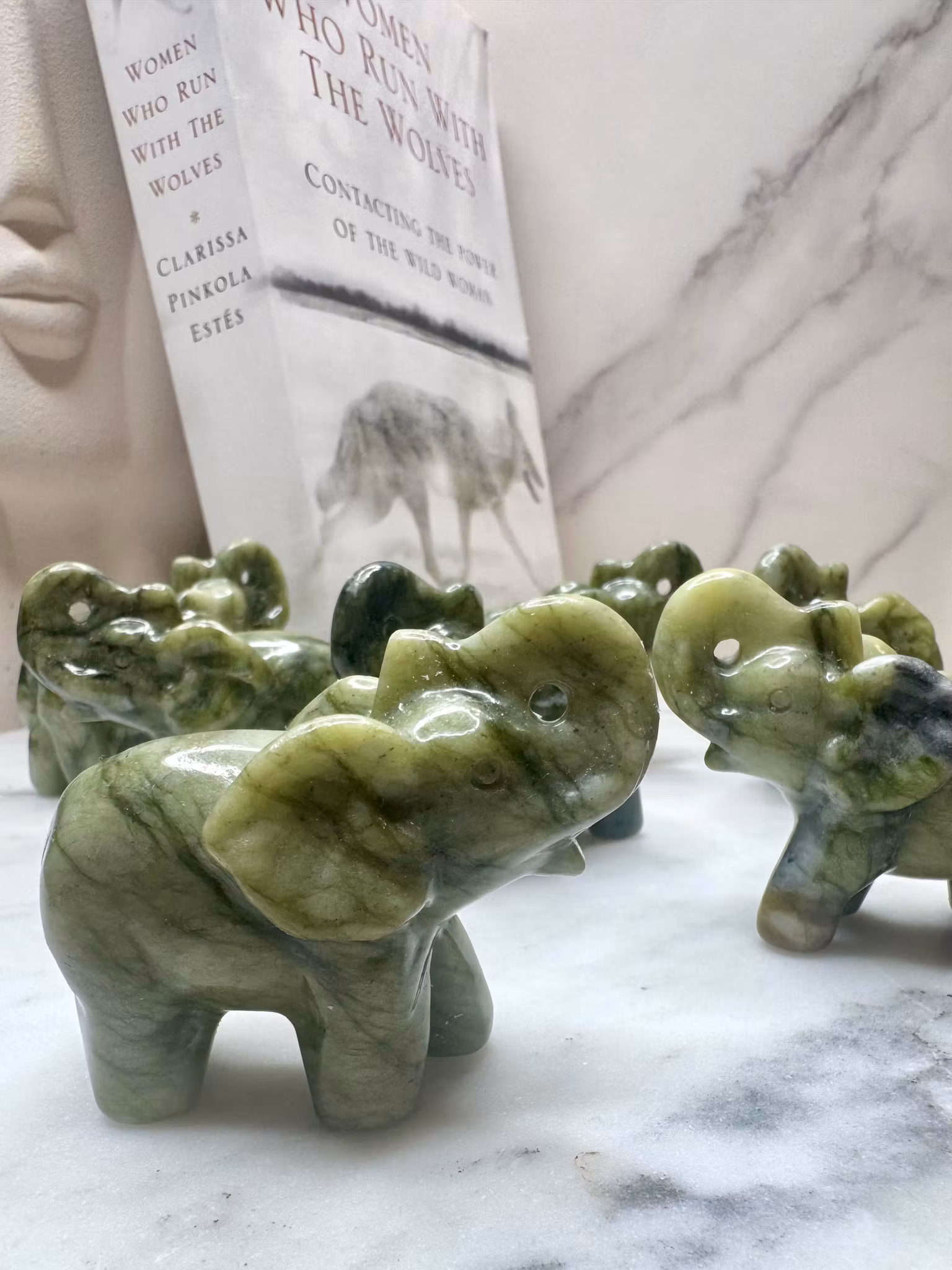 Elefant i grön serpentin