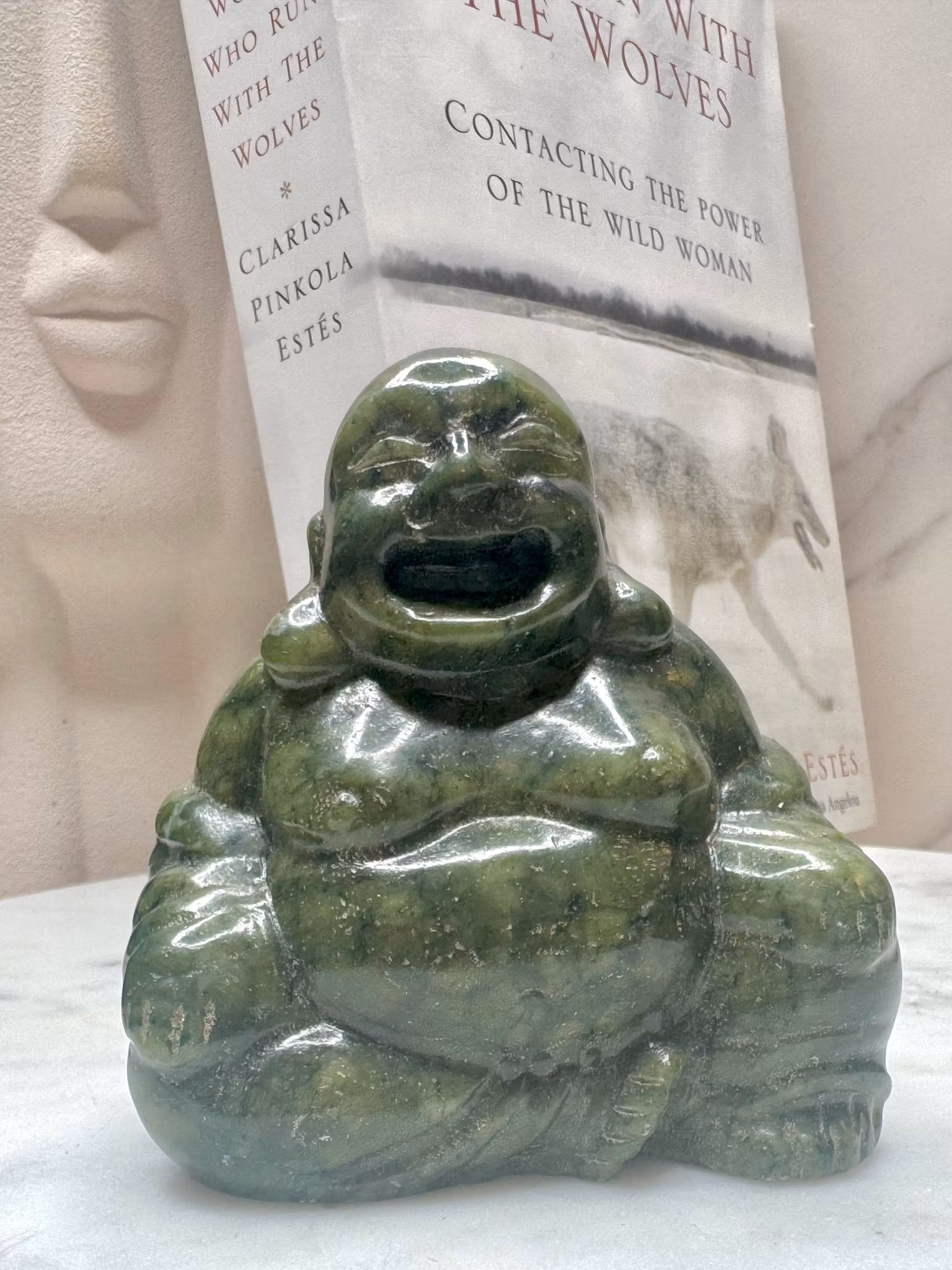 Buddha i grön serpentin