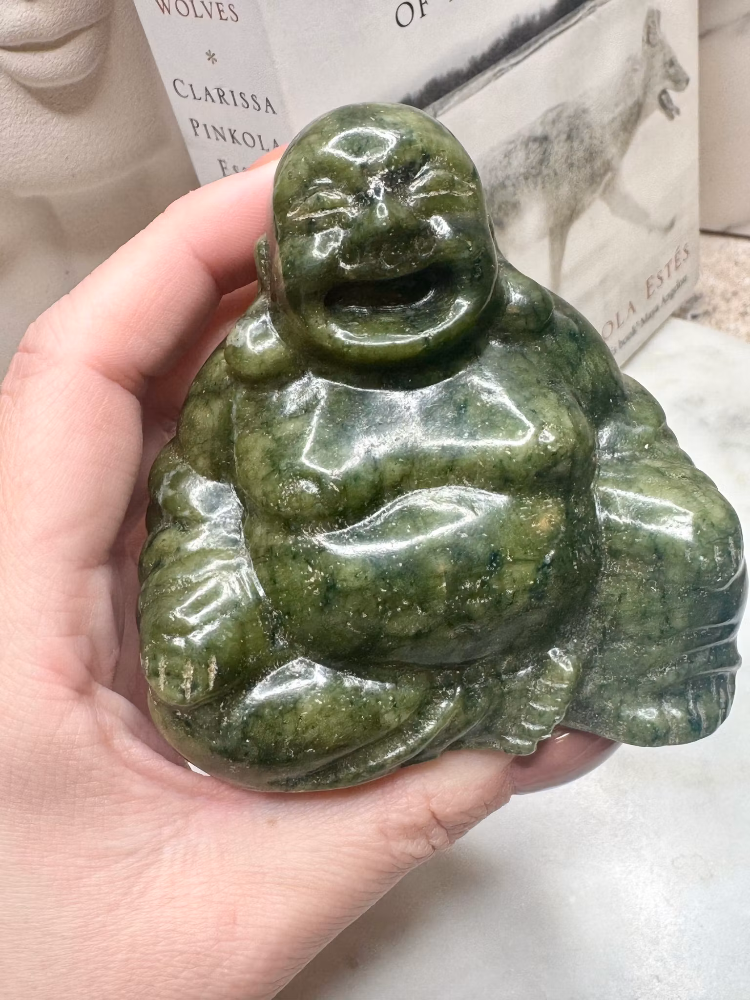Buddha i grön serpentin