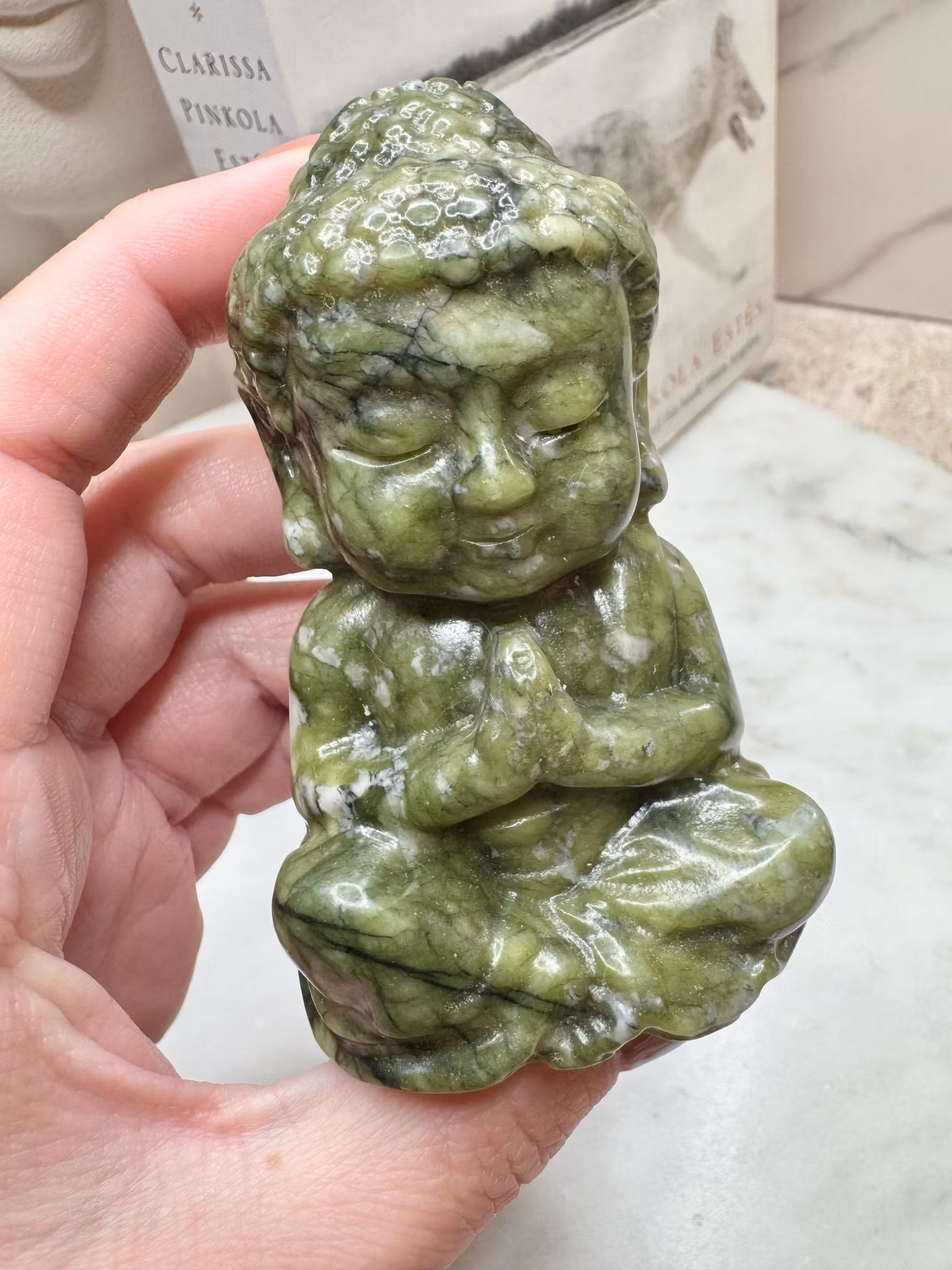Buddha i grön serpentin