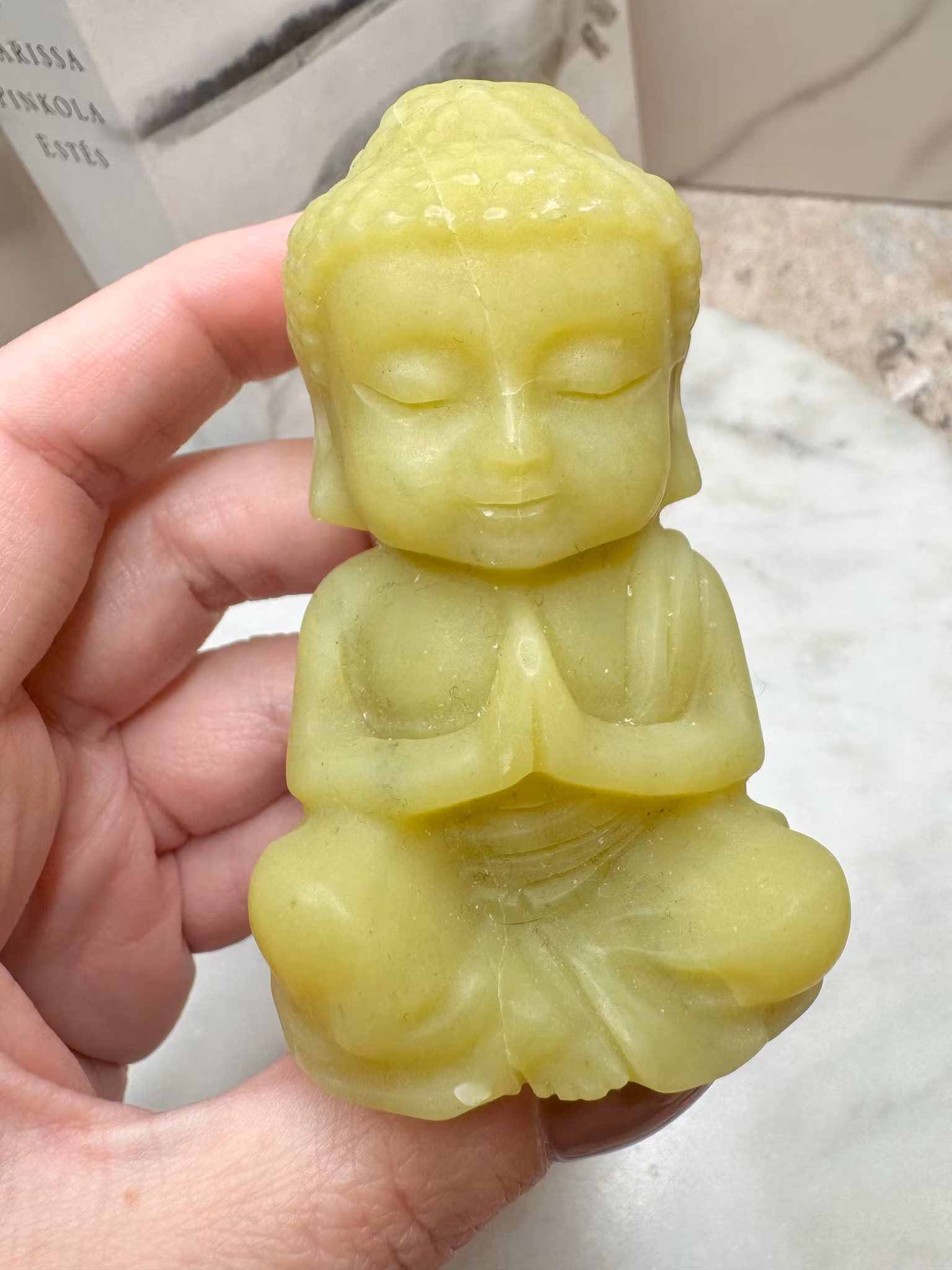 Buddha i gul serpentin