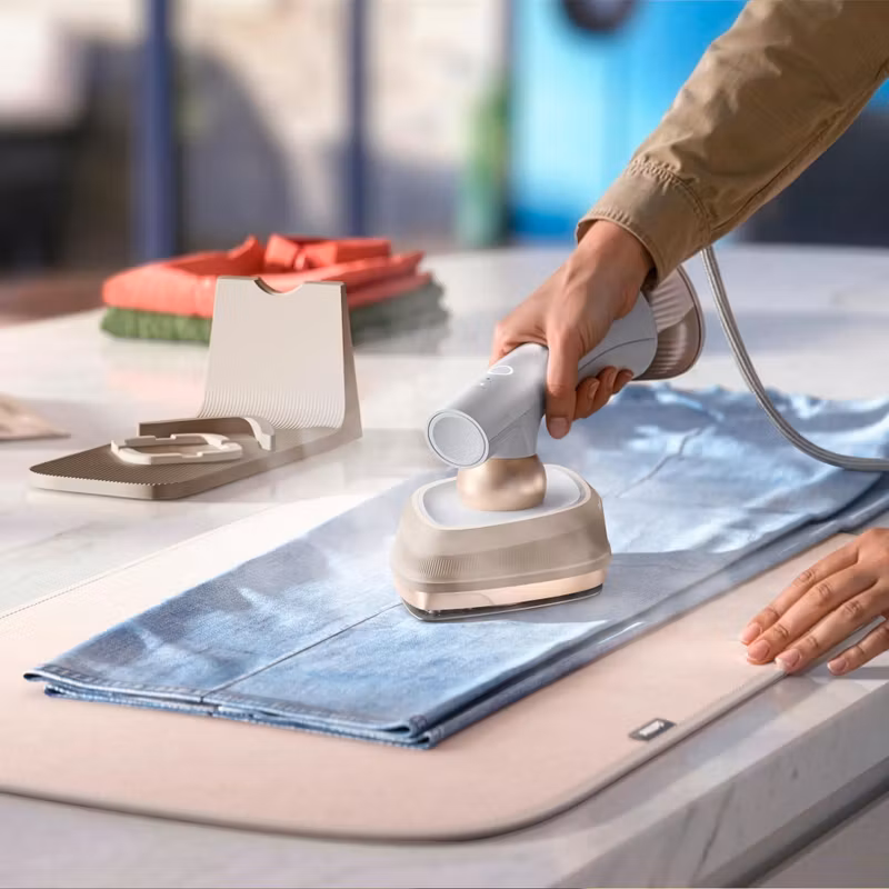 Philips OneTurn GC213/10 2-i-1 Strykjärn och Klädångare Vit/Nougat