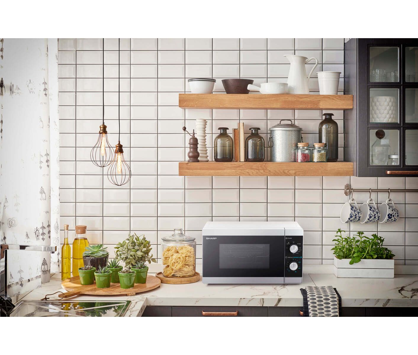 Sharp YC-MG01E-S Mikrovågsugn med grill silver/svart