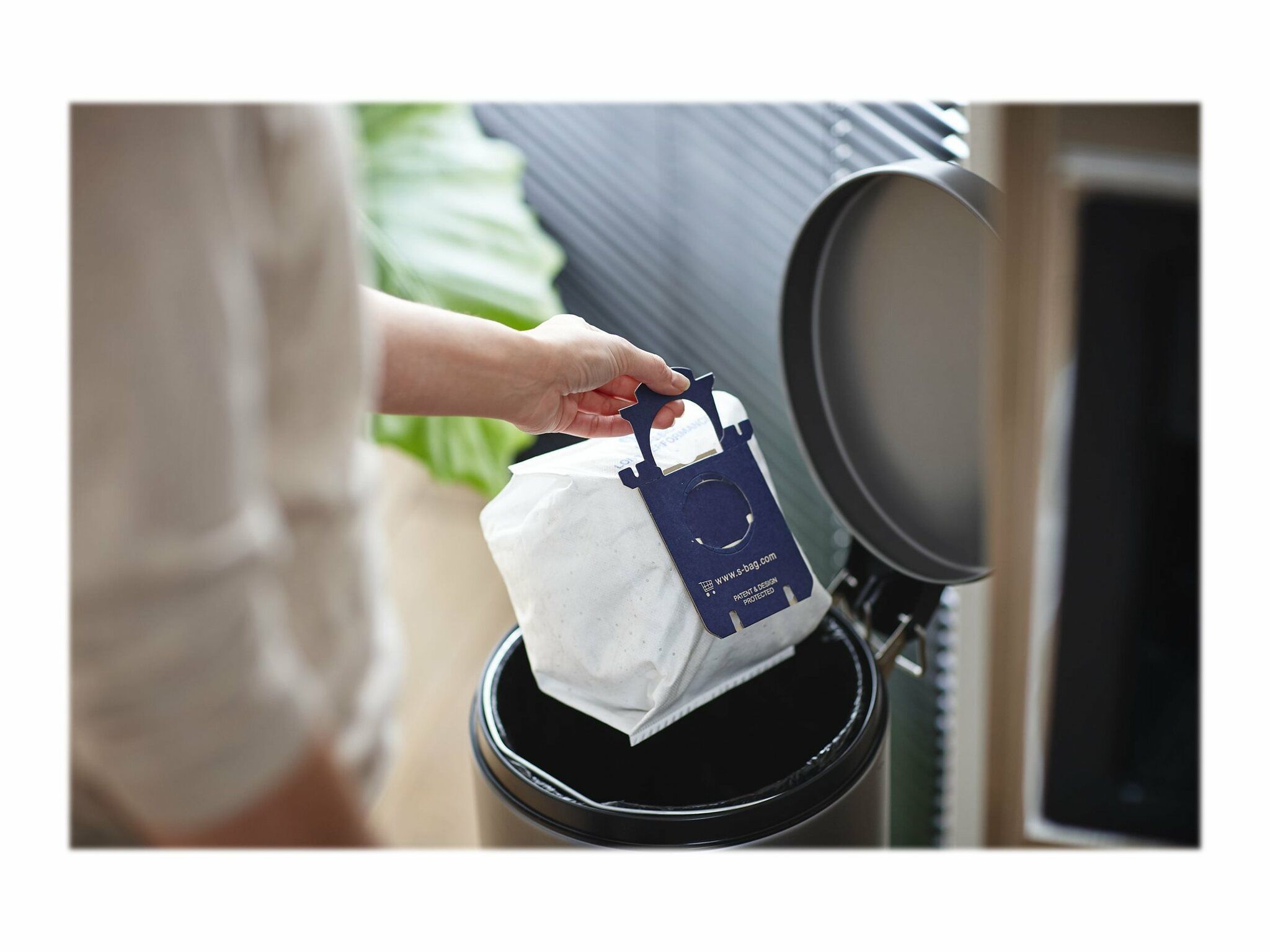 Philips PowerGo FC8243 cylinderdammsugare 3liter Sportröd