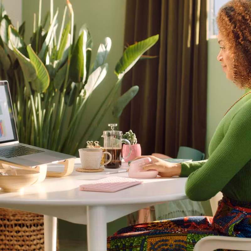 Logitech Lift Vertical Ergonomic Mus Rosa