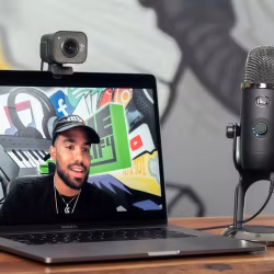 Logitech StreamСam webcam