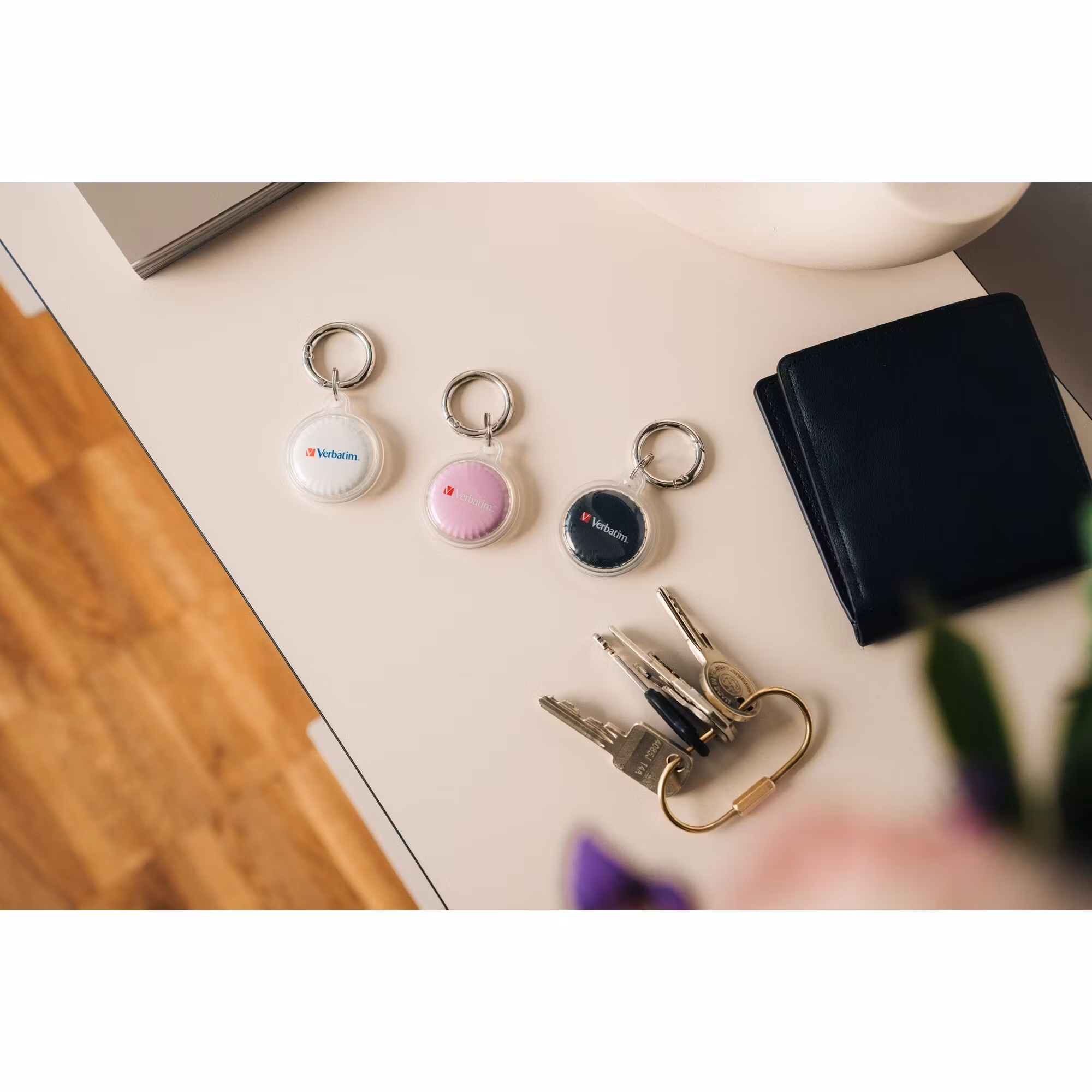 Verbatim My Finder Coin Bluetooth Tracker, Location Tracker (2-Pack, 1x Black, 1x White)