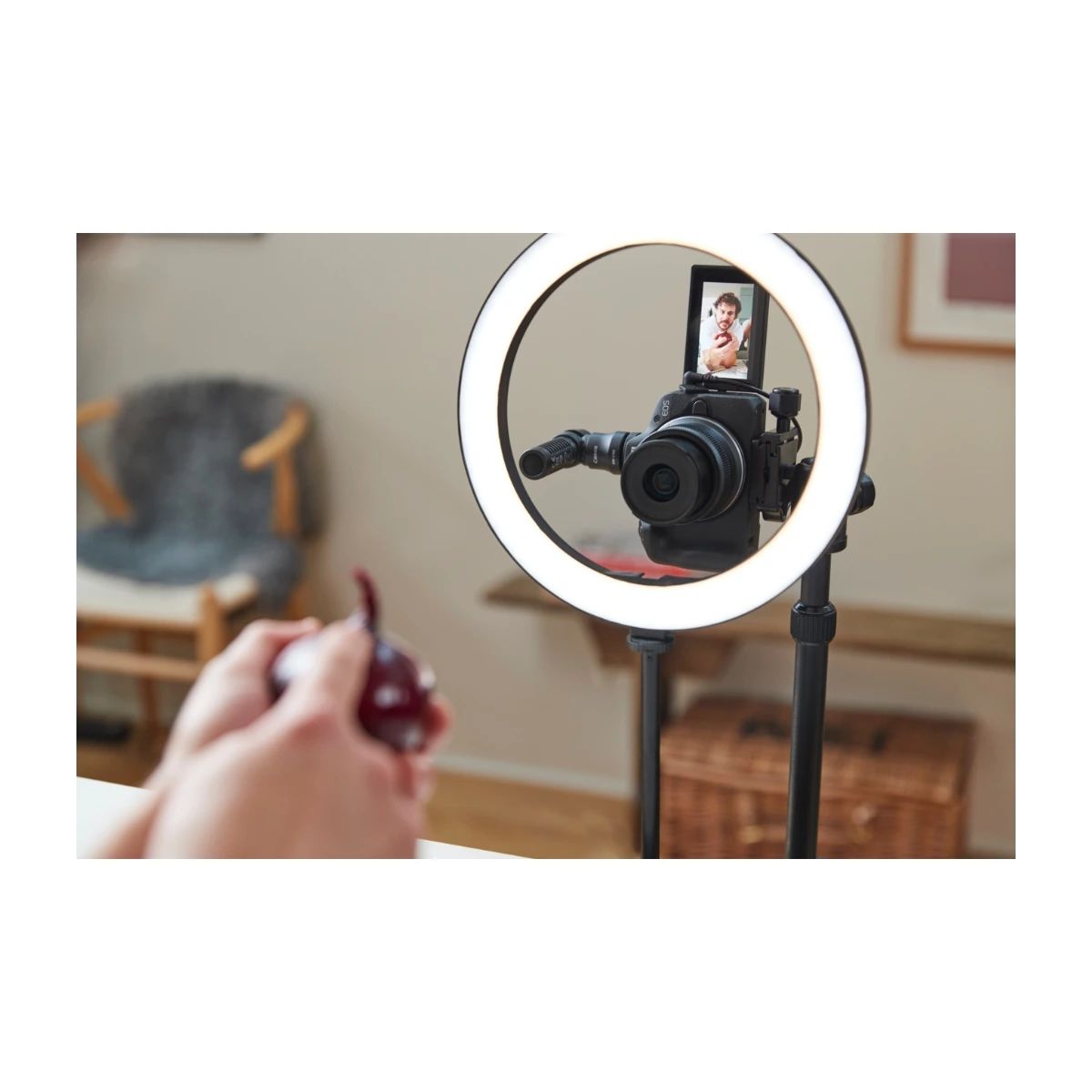 Canon Eos R50 Spegelfri kamera Svart + Rf-S 18–45 mm Is stm-objektiv