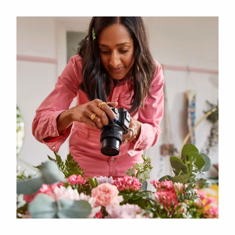 Canon Eos R50 Spegelfri kamera Svart + Rf-S 18–45 mm Is stm-objektiv