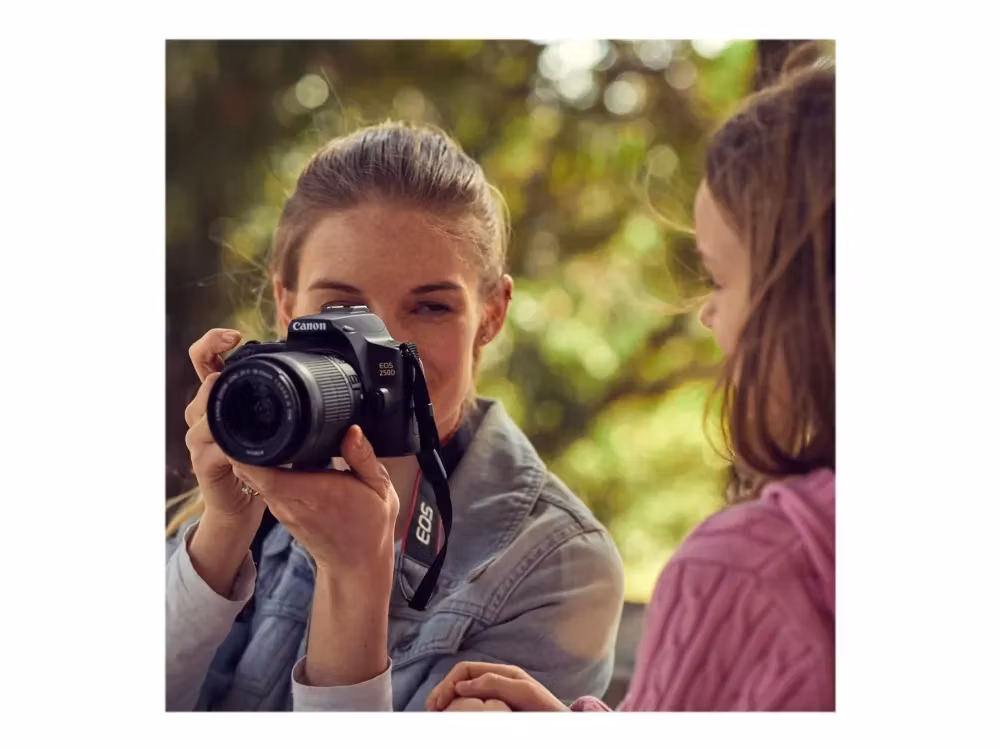Canon EOS 250D 24.1Megapixel Digitalkamera Svart