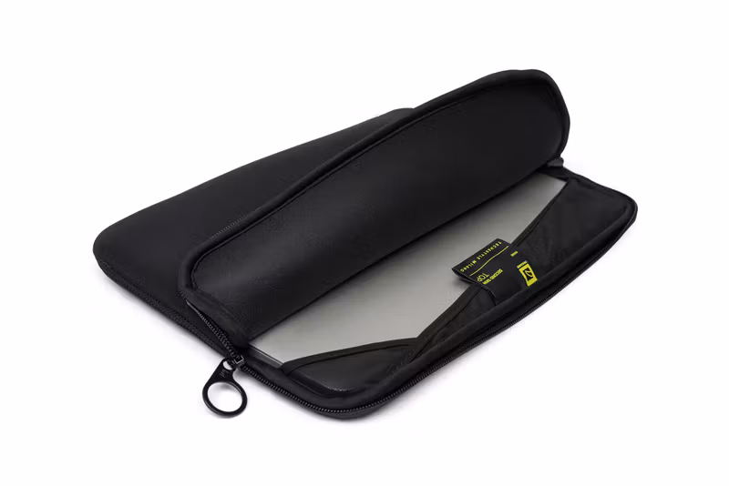 Tucano Top Fodral MacBook Air 15" Svart