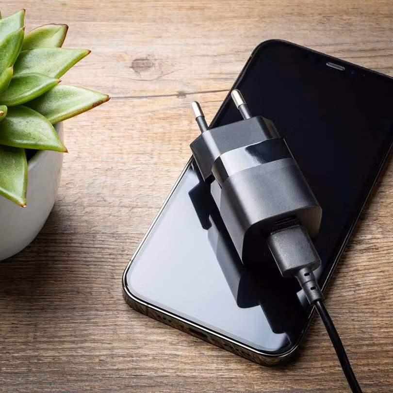 FIXED Snabb Mini Hemladdare 20W USB-C PD/USB-A Svart