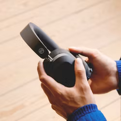 Mondo by Defunc Mondo Over-Ear BT Sport Headset Grafit Grå