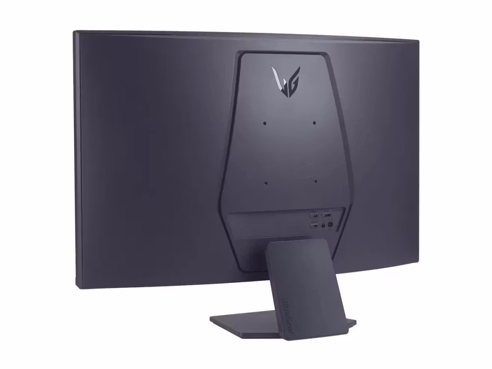 LG UltraGear 32GS60QC 32" välvd bildskärm gaming