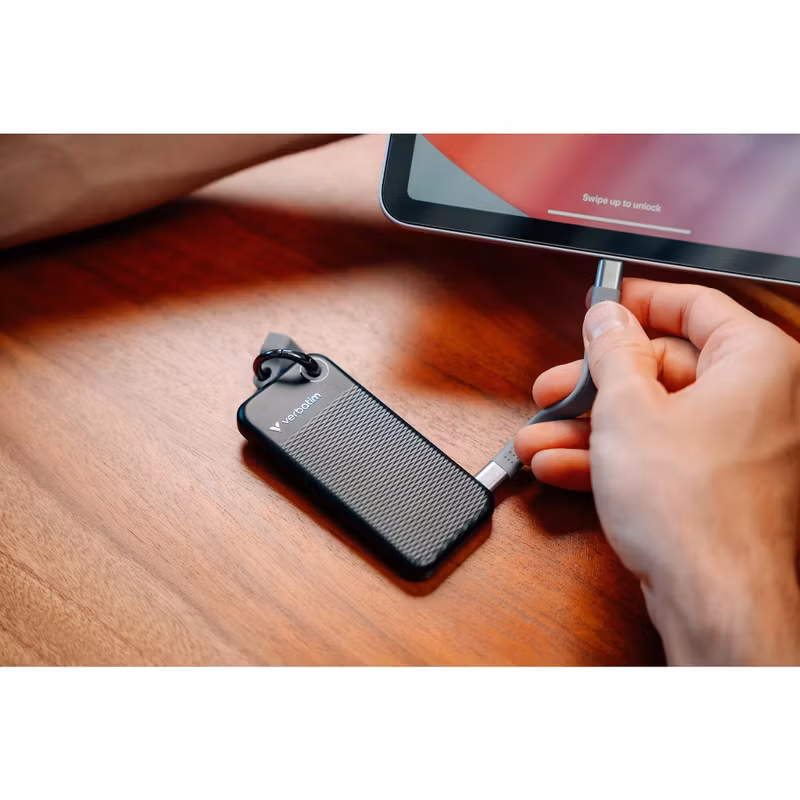 Verbatim Pocket SSD 1 TB, External SSD (black/grey, USB-C 3.2 Gen 2 (10 Gbit/s), with key ring and cable holder)