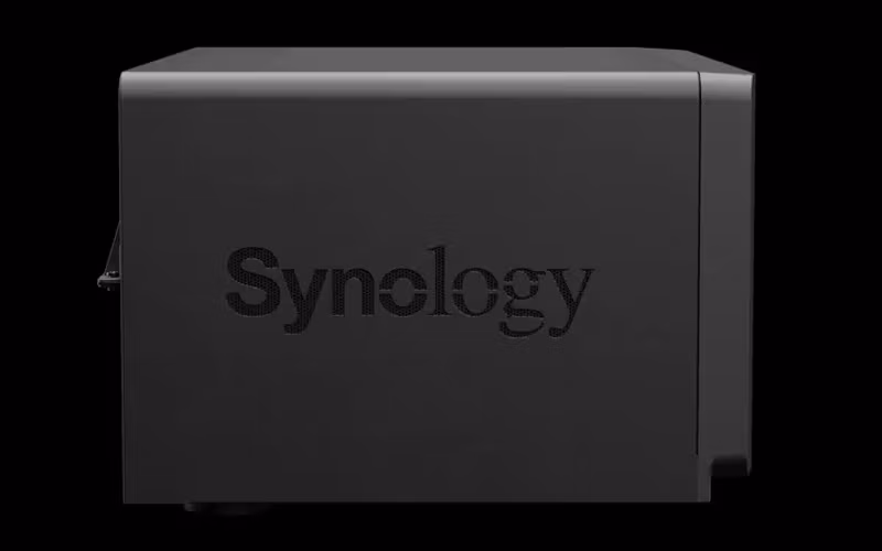 Synology DiskStation DS1825+ NAS & lagringsserver Ryzen Embedded V1500B 8 GB DDR4 0 TB