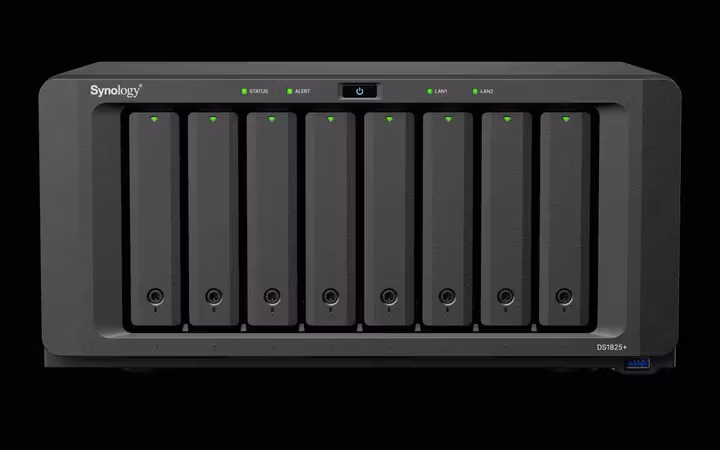 Synology DiskStation DS1825+ NAS & lagringsserver Ryzen Embedded V1500B 8 GB DDR4 0 TB