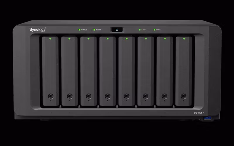 Synology DiskStation DS1825+ NAS & lagringsserver Ryzen Embedded V1500B 8 GB DDR4 0 TB
