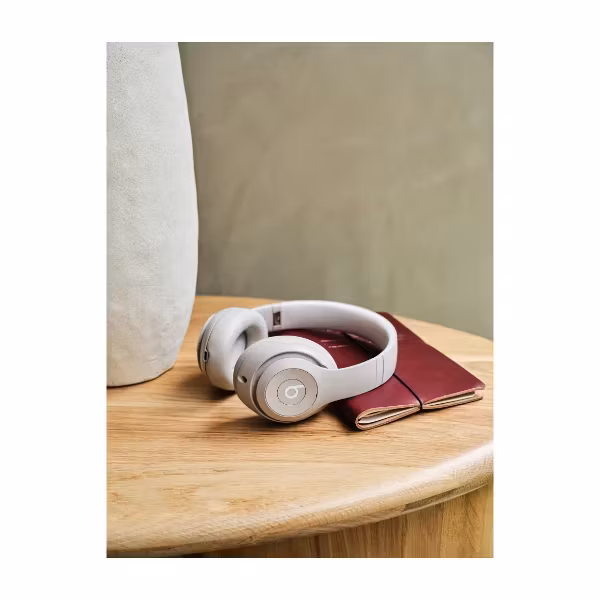 Beats Studio Pro trådlös hörlurar Over-ear Sandsten