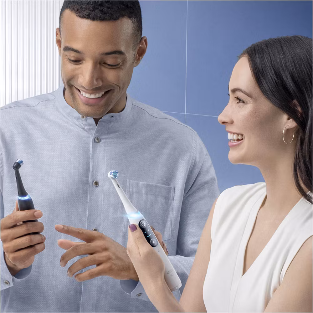 Oral-B iO8 Eltandborste 2-pack Svart & Vit