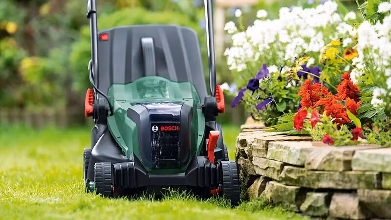 Bosch UniversalRotak 37-550 Sladdlös Elektrisk Gräsklippare 37 cm Skärbredd