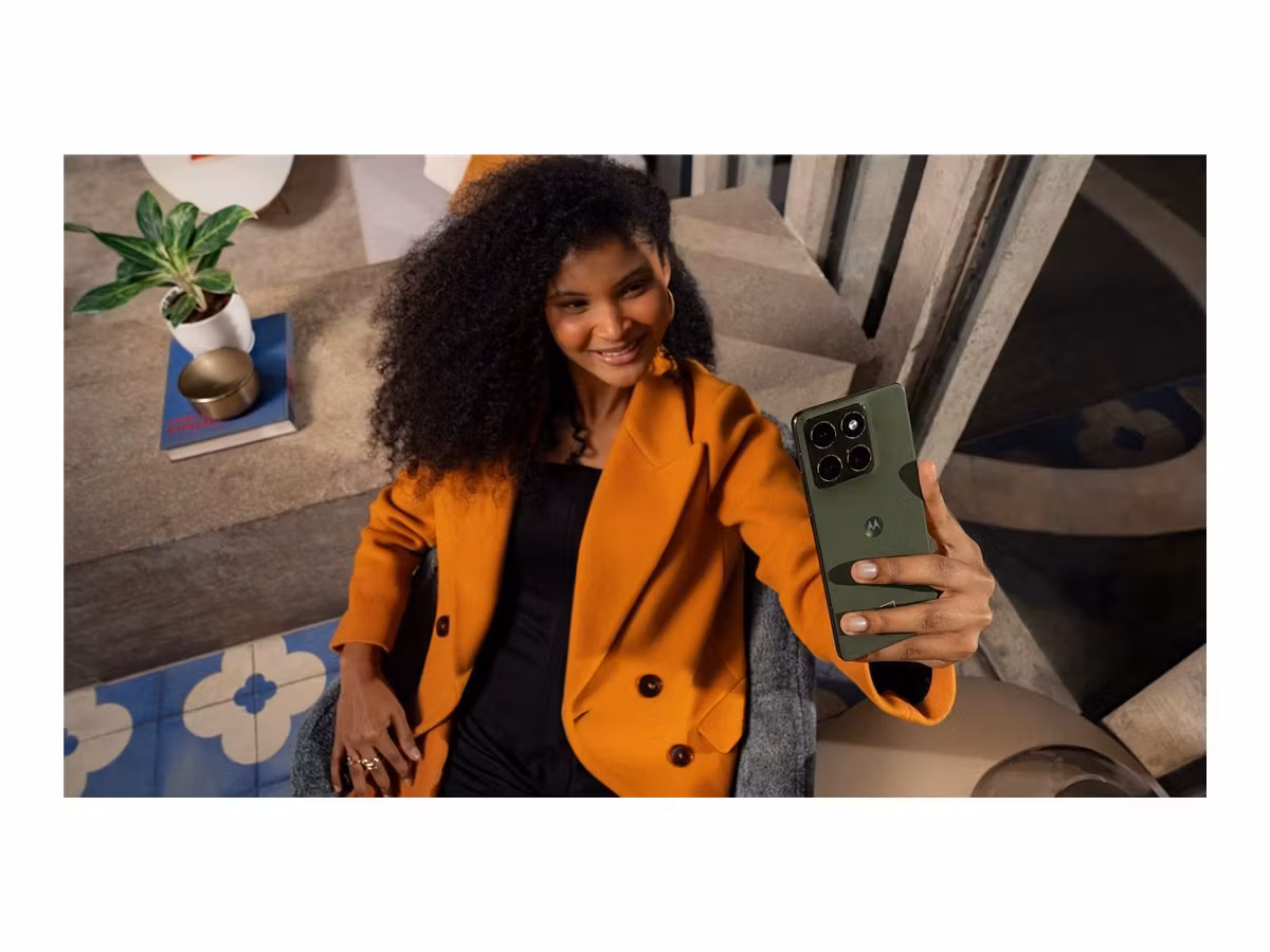 Motorola Edge 70 6.67" 5G 12GB 512GB Pantone bronze green