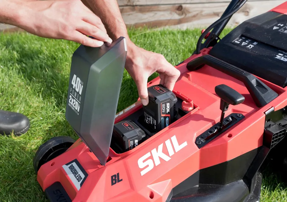 Skil GM1E0140BA Batteridriven Gräsklippare 43 cm Skärbredd Inkl 2 Batterier och Laddare
