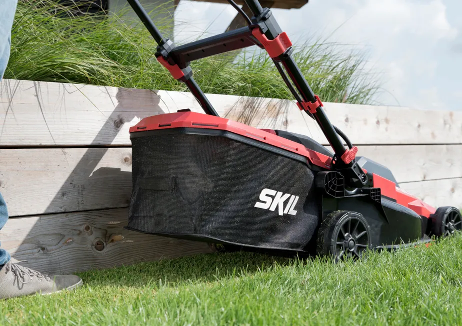 Skil GM1E0140BA Batteridriven Gräsklippare 43 cm Skärbredd Inkl 2 Batterier och Laddare