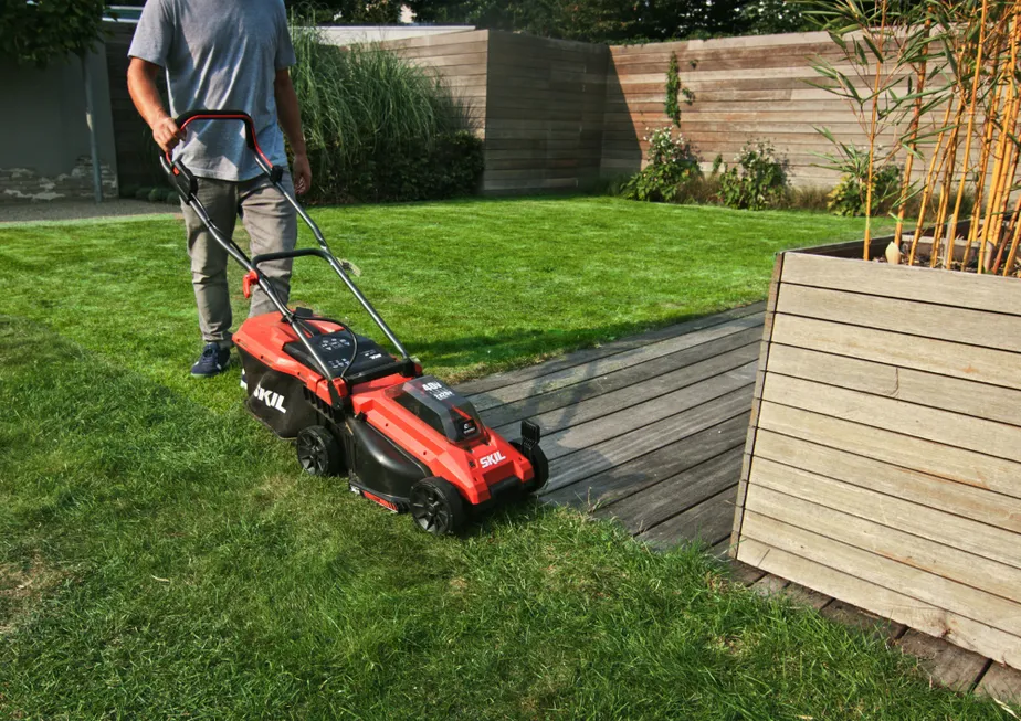 Skil Batteridriven gräsklippare Sladdlös inkl Batterier och Laddare 34 cm